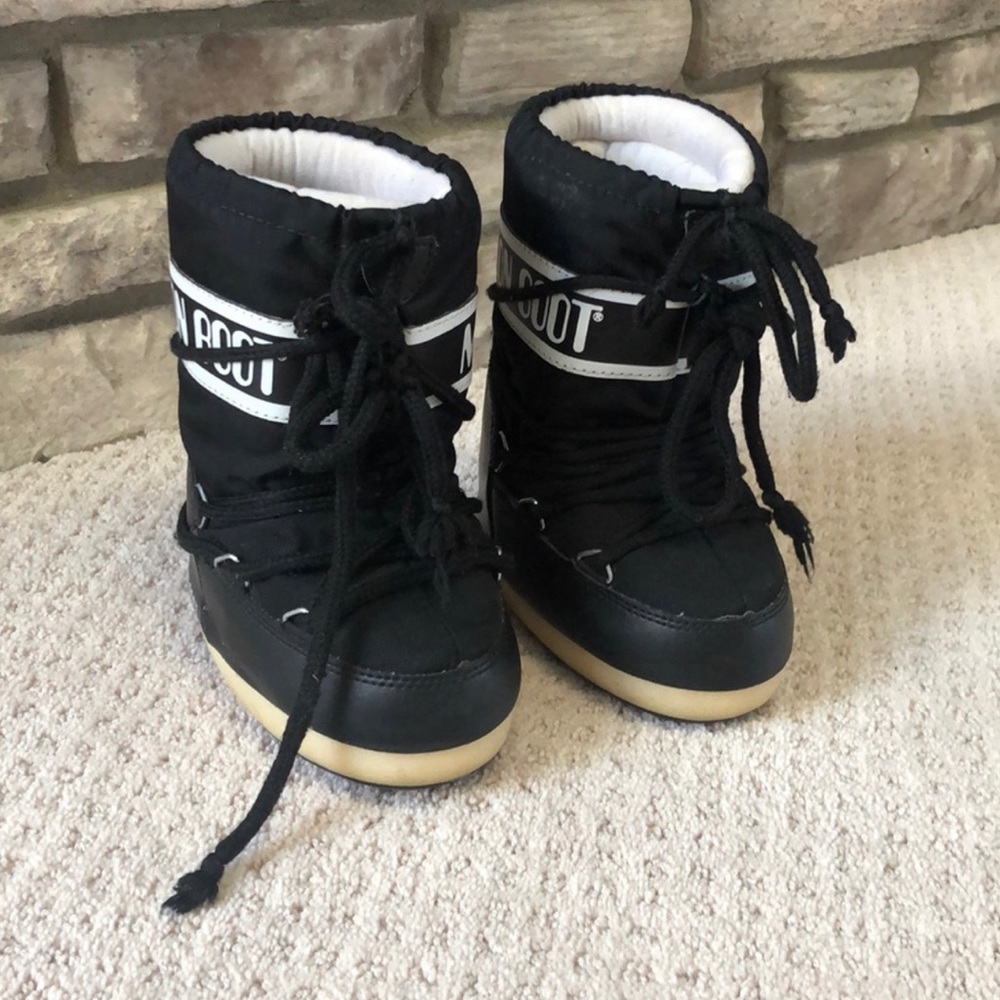 MOON BOOTS- original moon boots toddler kids size 7.5-9.